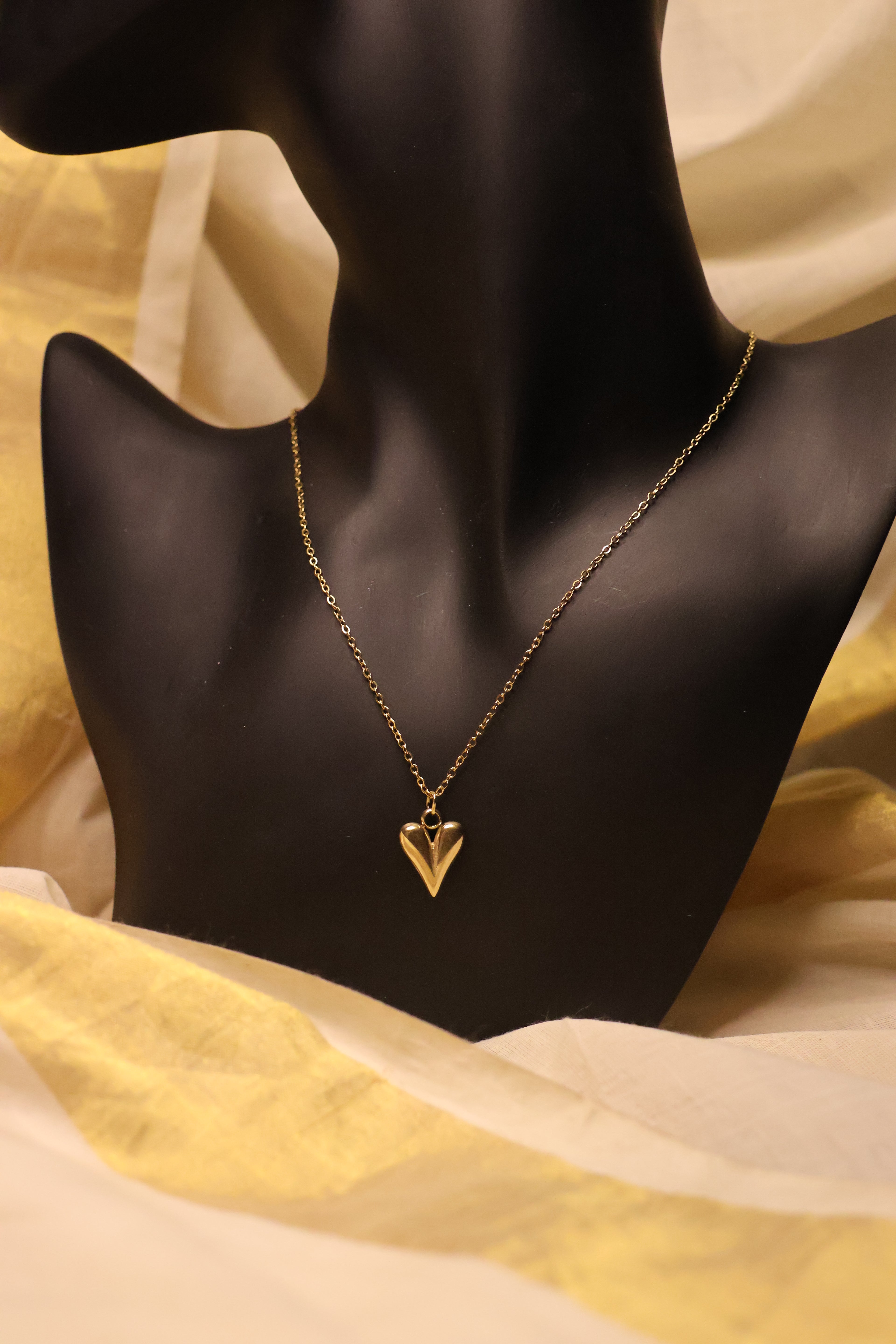 Single Heart Pendant Necklace
